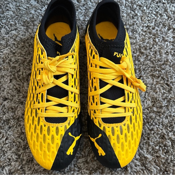 Puma Future Netfit Ignite Indoor Soccer Shoes Yellow Black Mens US Size 6C - Picture 3 of 8